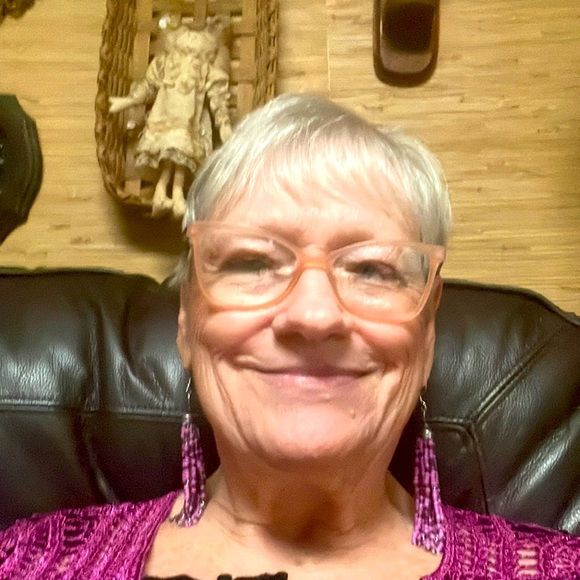 Meet your Posher, Sunnie - Picture 1 of 2